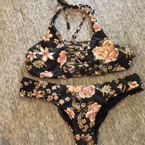 Billabong bikini.